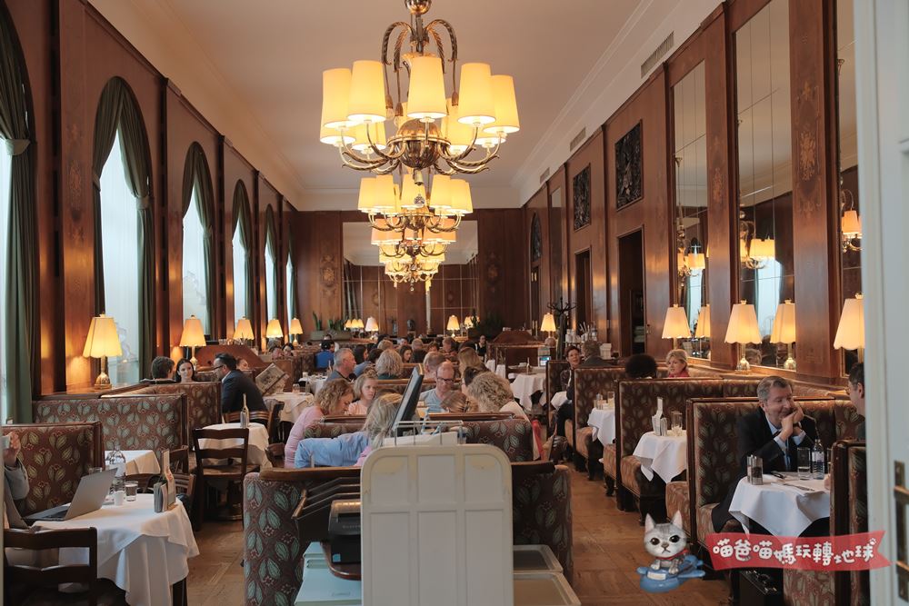 維也納市政廳百年咖啡廳